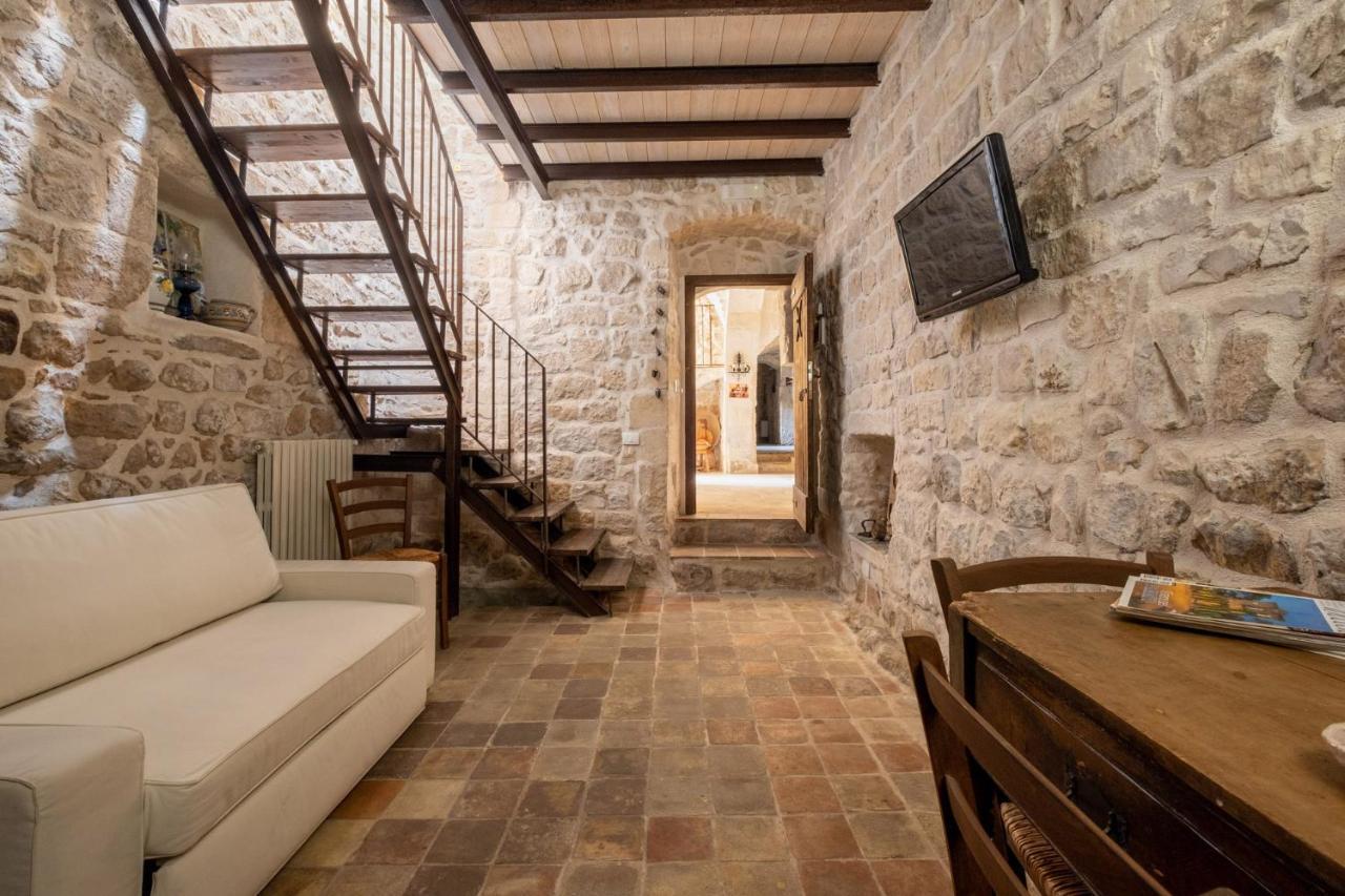 Case-Grotte Degli Avi, Esperienza Abitativa In Grotta Módica Exterior foto