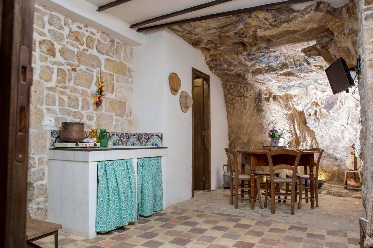 Case-Grotte Degli Avi, Esperienza Abitativa In Grotta Módica Exterior foto