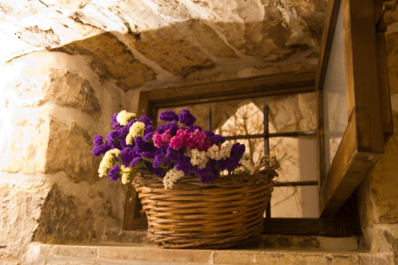 Case-Grotte Degli Avi, Esperienza Abitativa In Grotta Módica Exterior foto
